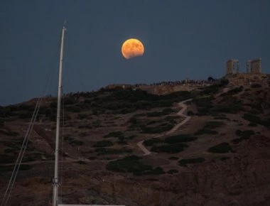 Διακοπές Τσίπρα στο Σούνιο: Ο εφοπλιστής Μαρτίνος απαντά για το σπίτι που μένει ο πρωθυπουργός